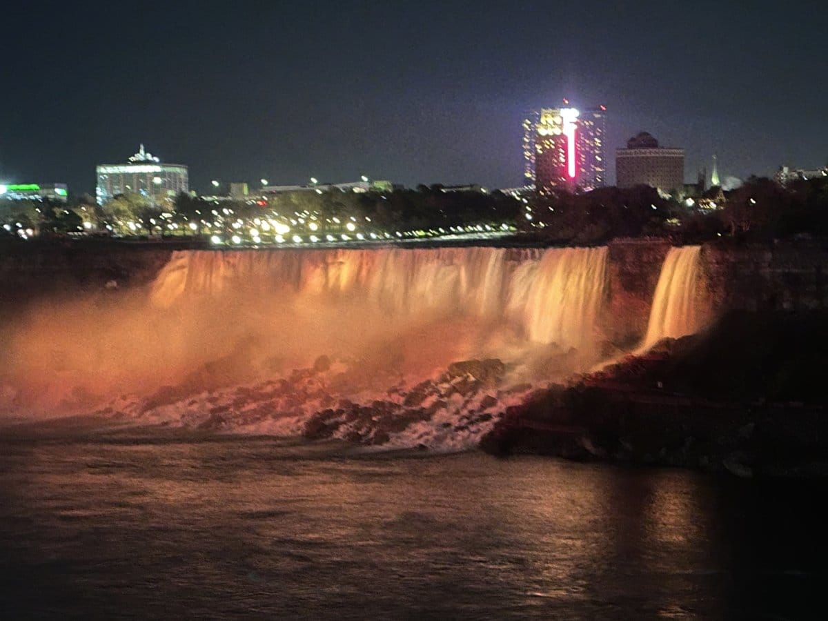 Niagara Falls illuminated at night